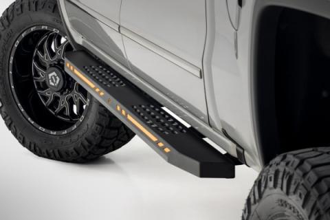 AC2 Running Boards Amber/White Crew Cab Silverado/Sierra 1500 (07-18) Rough Country