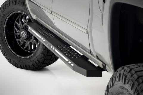 AC2 Running Boards Amber/White Crew Cab Silverado/Sierra 1500 (07-18) Rough Country