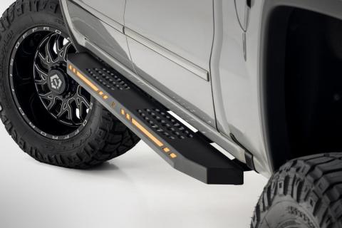 AC2 Running Boards Amber/White Crew Cab Silverado/Sierra 1500 (07-18) Rough Country