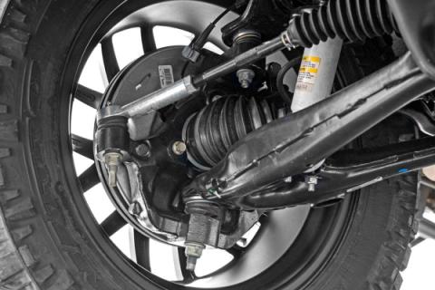 3.5 Inch Lift Kit Cast Steel LCA M1 Strut Silverado/Sierra 1500 (07-13) Rough Country