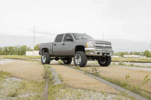 7.5 Inch Lift Kit M1 Struts/M1 Silverado/Sierra 1500 4WD (07-13) Rough Country