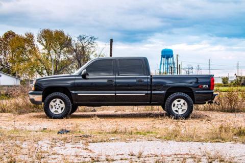 1.5 - 2.5 Inch GM Leveling Lift Kit w/ V2 Shocks 99-06 1500 PU 4WD Rough Country
