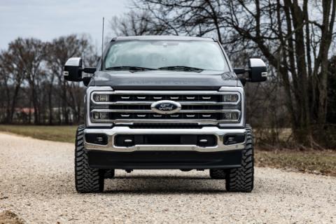 Ford F-250 2 Inch Leveling Kit w/Track Bar Bracket For 17-Pres Ford F-250 Super Duty Rough Country