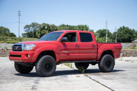 3.5 Inch Lift Kit Red UCA N3 Struts w/ Rear Leaf Springs Toyota Tacoma 2WD/4WD (2005-2023) Rough Country