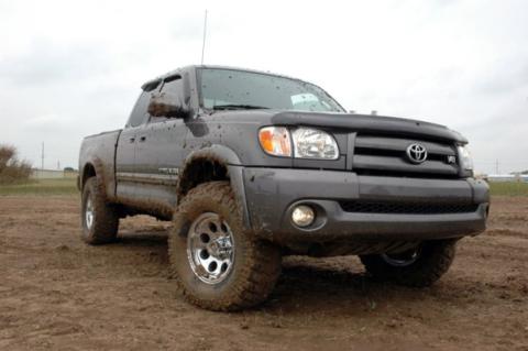2.5 Inch Toyota Suspension Lift Kit 00-06 Tundra Rough Country