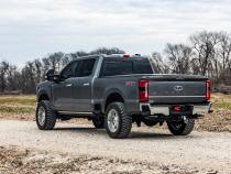 Ford F-250 2 Inch Leveling Kit w/Track Bar Bracket For 17-Pres Ford F-250 Super Duty Rough Country